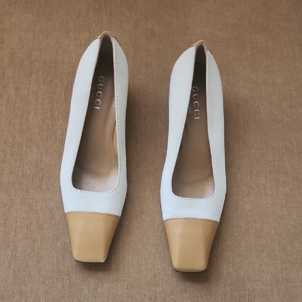 Gucci Women's Cream and Tan Heels